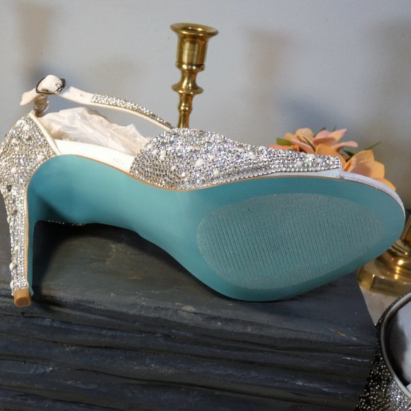 Like New EUC! Sexy and Elegant - Betsey Johnson SCOTI Heeled Sandal 8.5 $130 - Picture 7 of 14